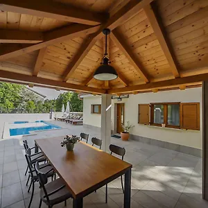 Villa Casa Tilia, Sapjane